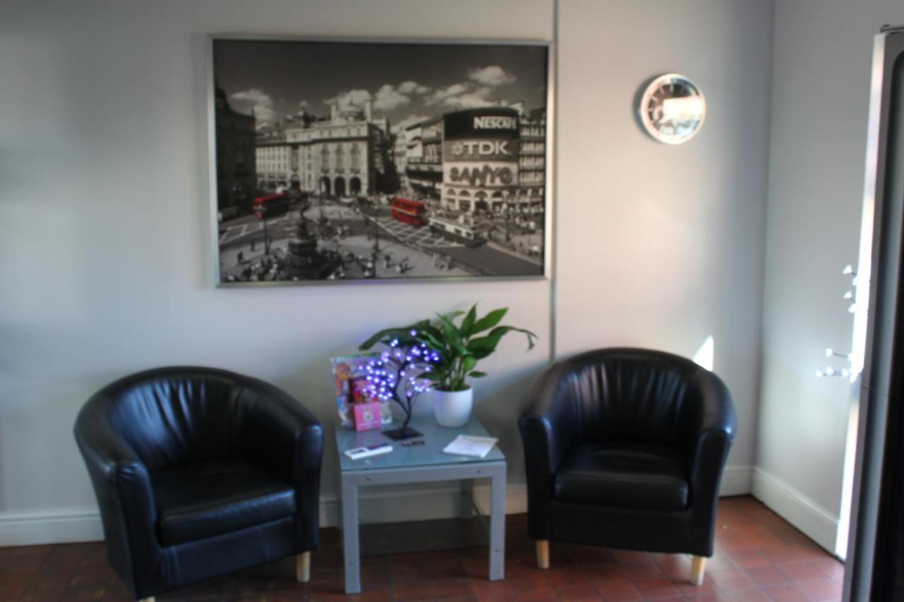 Redwings Lodge Dunstable Eksteriør billede